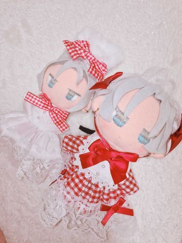 新しいお洋服
ハンドメイド作家さんによるもの。