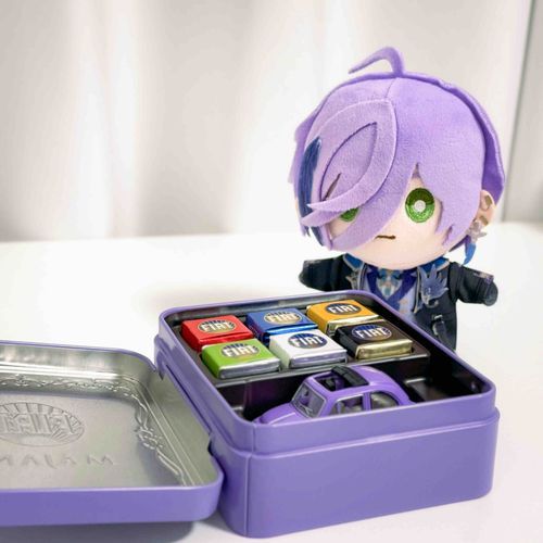 ことしの  もちぬしからの  チョコレートは、 ライバーカラーかん  でした！
このミニカー……  わたし  のれますかね？