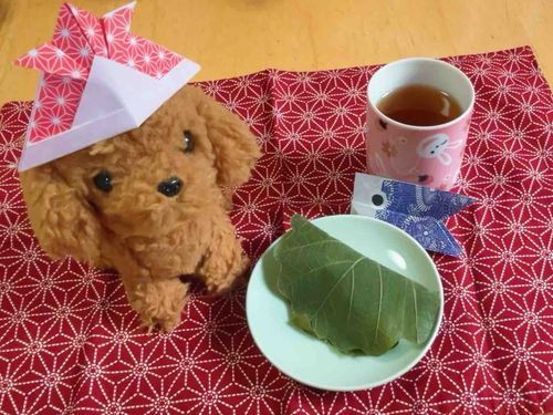おひさしぶり　だね　　　おさきに　かしわもち　はじめ　させて　もらってる　よ