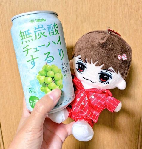 皆様こんばんは🌙はぴちゃかです☺️

とっても呑兵衛さんな主がするりを買ってきましたよ🍸明日お休みだから思う存分チアーズできるんですって✨ ってあれ、もう1本飲み終わったの？早くない？？？

はぴちゃか❤️