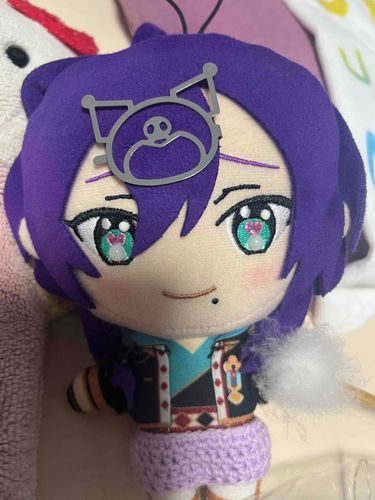 このしゃしんをとったときには このふわふわは かさにゃんさんのみみげだと おもってたんですが、どうやら ちがうふわふわだったみたいですぅ…🥲
