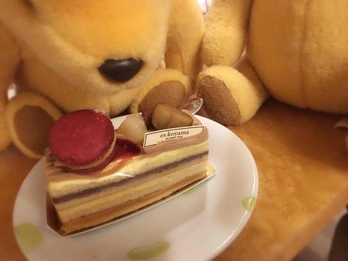 お友だちぷーが先に齧っちゃった。半分こしようって約束したのに！！