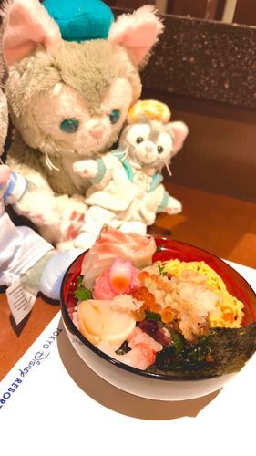 ちっちゃなお友達と一緒に、故郷のお隣の国にいってきたよ！たくさん遊んで、夜はおいしいご飯たべて幸せいっぱい！