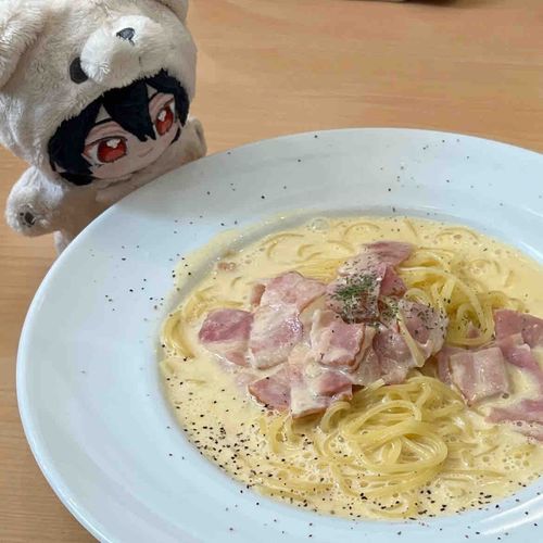 おおきな　ぱすたじゃのう〜♪　たまごあじの　こいそーすがたっぷりで　おいしかったぞい🍝