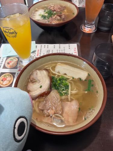 沖縄旅行に行ってきたうまよ
沖縄そばが美味しかった〜