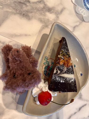 ヴァレンタインです🍫
素敵なケーキ、僕とちょっと似てますね。