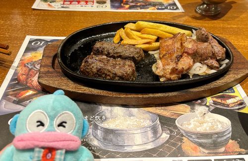 ブロンコビリーに行ってきたよ❣️
たーくさんお肉食べて幸せ♡♡
おいしかった〜