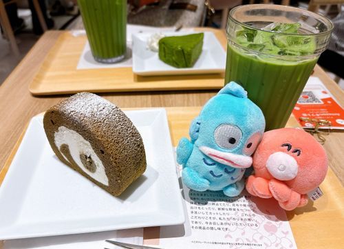 抹茶ラテとほうじ茶パンケーキを食べたよ❣️お茶の味が濃くておいしかった😆