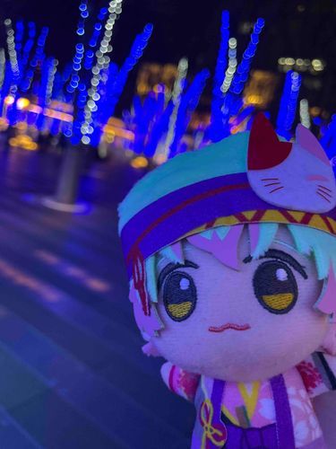 ぷろでゅーさーくん！いるみねいしょんは、きらきらしていて、きれいでにゃんすねぇ