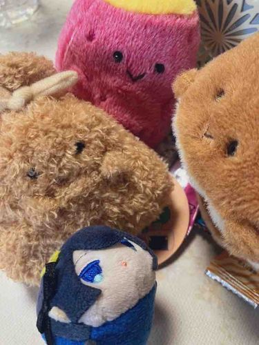 やあ　ふゆの　しんいりだ　もちきんちゃくどの　ふわふわで　やわらかい…ほっとけえきどのたちも　かんげいしている