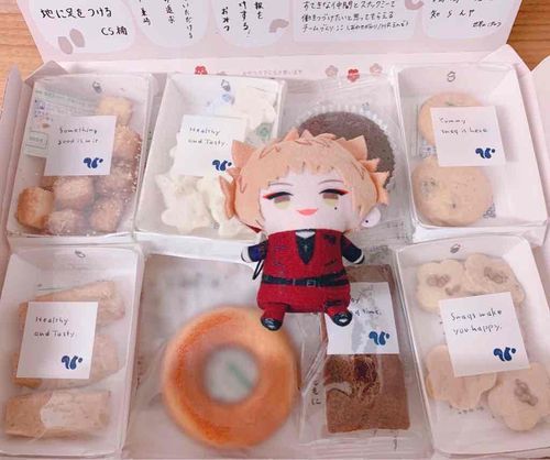 おいしいおやつまたとどいた！！！！！
もちぬし　おれと　ぜんぶいしょにたべよ！！！！