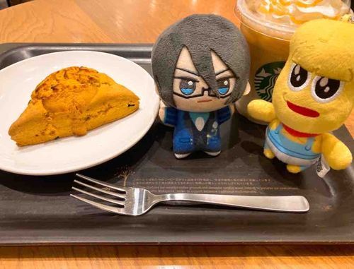ルームメイトのおたんじょうびをおいわいしたナッツ！