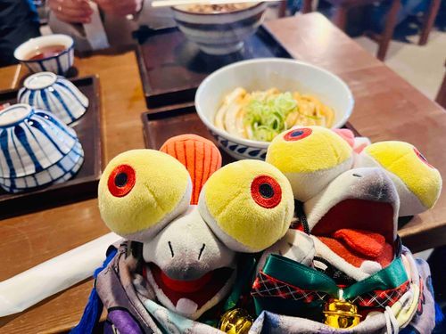 きょうは　おかげよこちょ　に
おでかけ！　いせうどん　たべた！
もちもち　ちゅるん　うまうま！