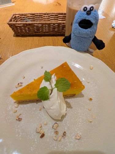 カボチャのチーズケーキを食べたよ🎃
カボチャの味が強過ぎなくて、意外とあっさりしてたよ！
