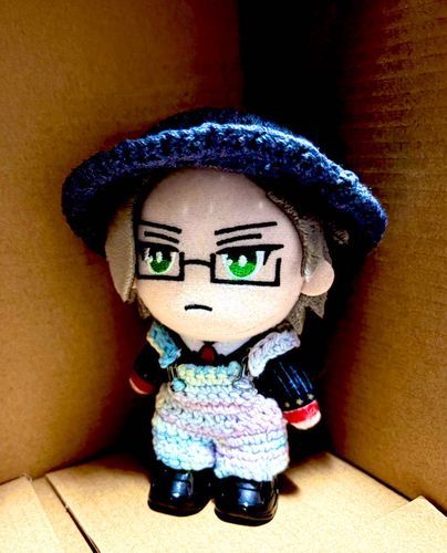 これは次男のじゅとぬ、今はぬしのバケハサイズ調整に付き合ってる