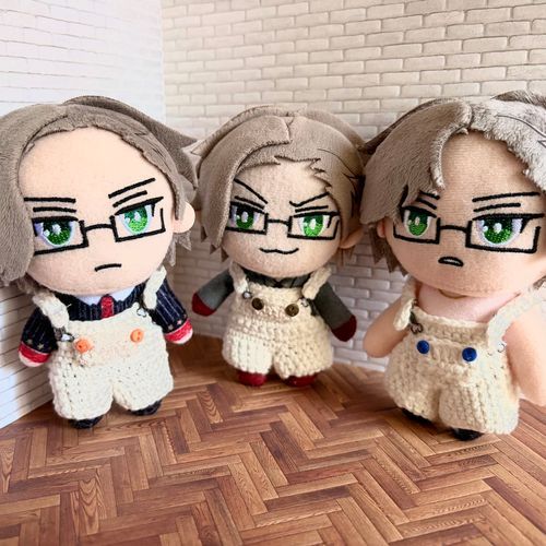 じゅとぬい３人分のサロペット完成した〜〜夏っぽいコーデを目指しました👍
三男だけインナーなくてごめん〜😂
