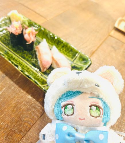 奏汰くん、生桜エビと深海魚のアブラボウズのお寿司だよ🍣