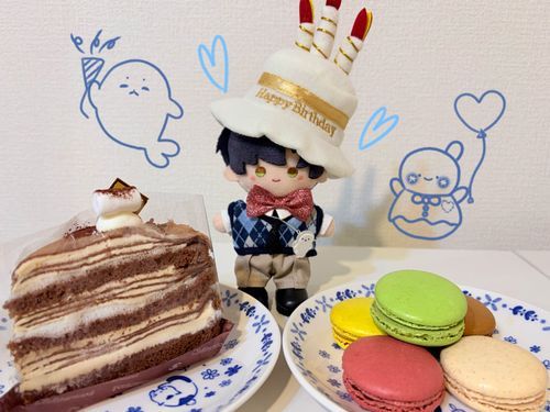 今日は私の誕生日だ。ケーキとマカロンを用意してもらって、それにバースデーソングまで聞けて……幸せ者だな。来年もお祝いしてくれるか？