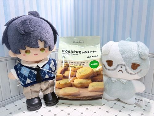 今日のおやつはほめられかぼちゃのクッキーだ。今週もあと1日だな。くれぐれも無理はしないように。