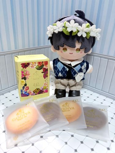 GODIVAのラングドシャだ。これは100周年記念バージョンらしい。
