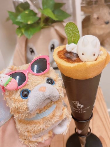 うさぎカフェで可愛すぎるクレープを食べたよー🐰！