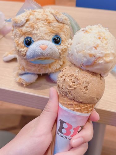 サーティワンのキャラメル×塩キャラメル🍨✨️幸せの味なの〜(*˘︶˘*).｡.:*♡
