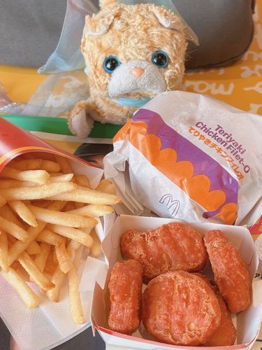 マックの真っ赤なナゲット❤️‍🔥チーズソースとの相性が抜群だったの！