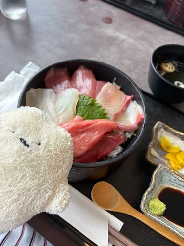 お昼ご飯の かいせんどん！
おいしかったぁ〜 ｹﾌﾟ