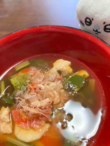出汁の香りがして……正月って感じダナァ？
