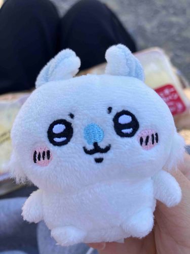 このデカブツ、飯を一緒に食えって言ってくるぞ