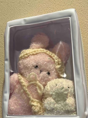 おでかけポーチをげっとしたよ
はくまいちゃん(右)といっしょなの
これでおでかけできるね うれしい