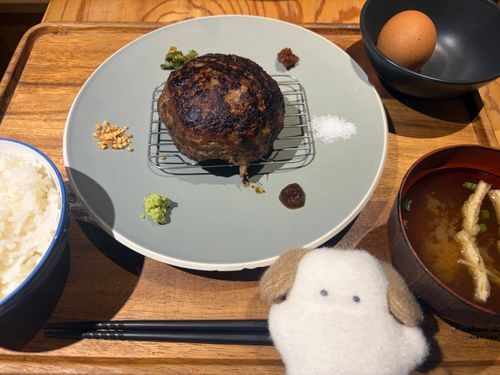 ハンバーグがとってもおいしかったよ！
またたべたいな𓈒𓂂𓏸