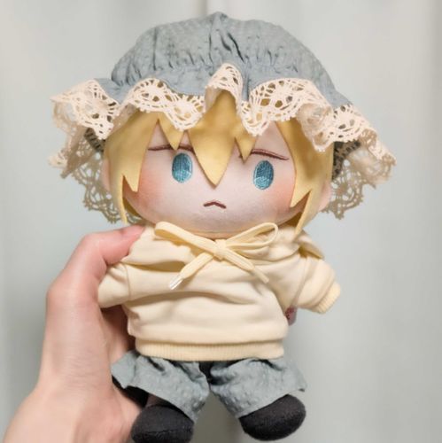 布みたいで落ち着くな……

（パーカー暑そうなのでこの夏は夏服を作ってみたいです☀）