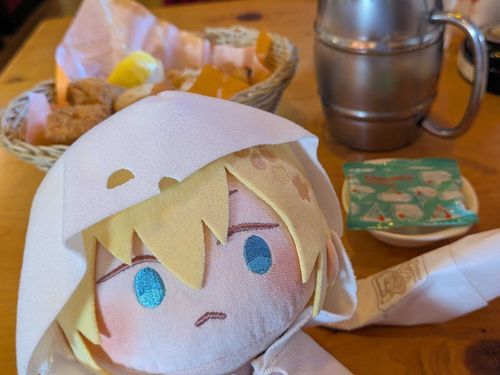 「主は目当ての飲み物がなくてがっかりしていたようだが、美味そうに肉を食べていたな」