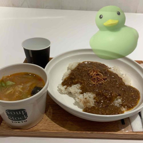 いちじくのキーマカレーとサラダスープを食べたよ〜