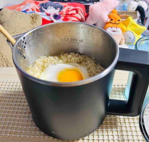 主たんが美味しそうなのたべてるおに…って見てるところおに！ニトリのケトル便利道具おにね！🍜