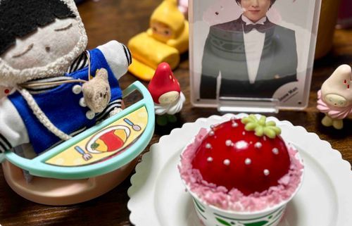 たんじょびけ〜きは♪かろり〜ぜろ♪🕚🧸🍓🎉🌹