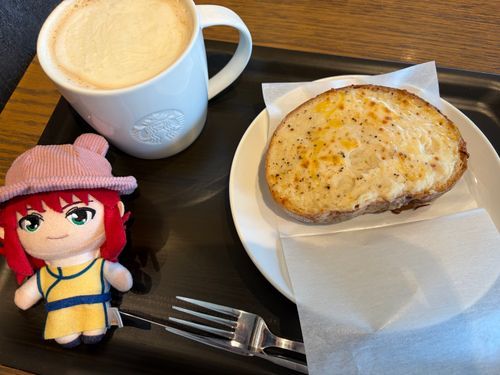 今日はスタバでモーニングして、相変わらず勉強してた✍🏻最近はソイラテが好き☕️