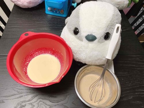 ざいりょうを まぜます！
まぜまぜ…… まぜまぜ……
まぜまぜ…… まぜまぜ……

……めが まわっちゃった…！