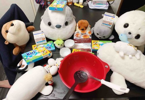 ほんじつは ばすく ちーずけーきを
つくります！

くりーむ ちーずを じょうおんに もどして……
……じょうおん って なんどかな…………？