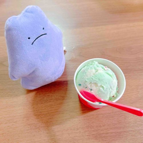 モンッ