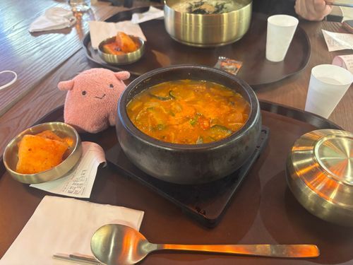大大大好きなメンダコちゃんを、韓国旅行ヨジュアウトレット内で失くしてしまいました泣
4年間連れ添った相棒で、まだ諦めていませんがみかなり探して問い合わせもしても見つからず、…。泣
暗い話ですみません😭
めんめんに会いたいです…😭