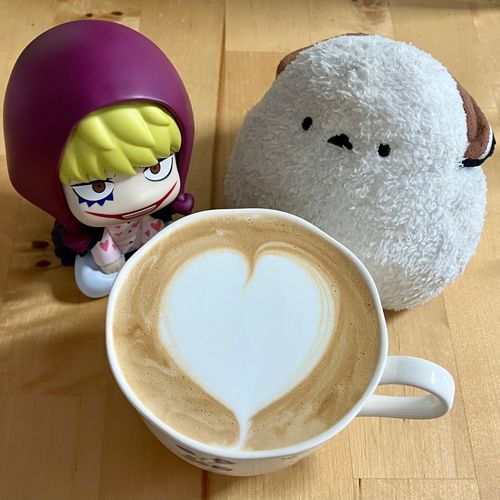 💖おいおいおい…また放置はだめだろぉ…
🐣お姉ちゃん😠放置はメッでち😠みんなに忘れられちゃうでち…それはさみしいでち…。お姉ちゃんが作ったラテアート、前よりも上手くなってるでち😊
👩安定してきてるし、もっと難しいのに挑戦してみようかしら🤭シマちゃん、興味津々ね😊💗