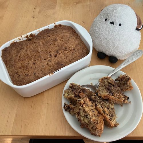 🐣お姉ちゃんがこの前焼いたクッキーパイでち🍪🥧材料を混ぜてすぐ作ってたでちよ😊甘くておいちでちた😊
👩SNSでここ最近一躍目にするようになったからわたしも焼いてみたわ😊ほんと簡単に作れたの。ただ…なかなかのカロリー爆弾ね💣
