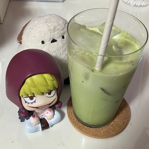 🐣お姉ちゃん自作のレシピの抹茶ラテでち🍵いいかんじでち😊
💖感覚頼りの割にはよくねえか！？
👩抹茶ラテってカフェとかでよく目にするわよね。書いてある通り、じゃなくて、少しアレンジをしたの😌氷、ミルク、抹茶、お湯のバランスを感覚で作ってみたら案外いいかんじよ😊