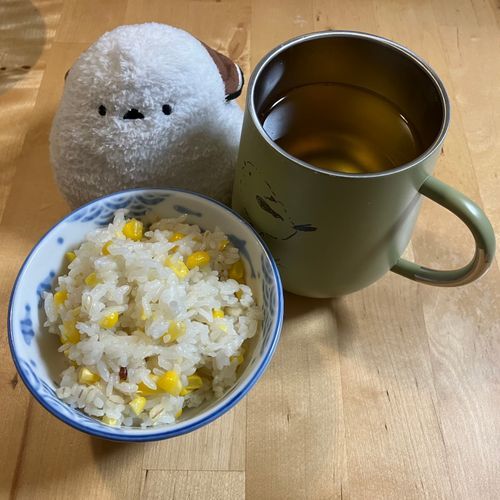 🐣昨日おうちで食べたとうもろこしごはんがおいちでちた🌽💗あたちこれ好きでち😊
👩シマちゃん、とうもろこしごはんがすっかりお気に入りね🤭