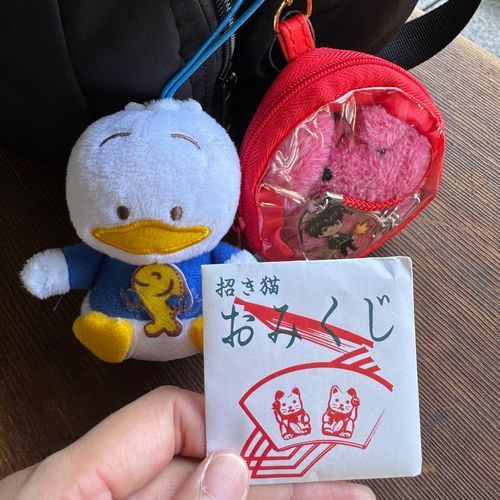 ｢Hiroshima🏡｣

お参り後は、おみくじに挑戦
書いてる内容は今まさに当たっててびっくりなぺっちゃんとカニちゃんでした😳❕

#ぺっちゃん #カニちゃん