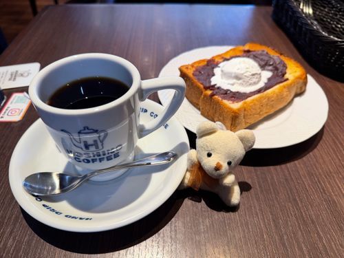 カフェでモーニングクマ🐻