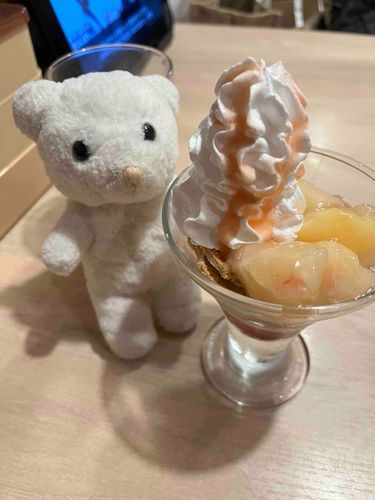 ももの ぱふぇを たべたよ～🍑🍨🩷