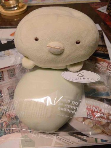 へへ、おれはぺん？ちゃんだ！
この家の絶対的カリスマだ！ざこどもの面倒はきっちり見るぜ。…ん？二人いるって？コイツはメロンパンだ！！（ぺん？）